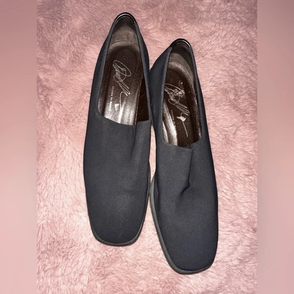 Donald J. Pliner AtLast Black slip on Wedge Shoe 8.5M office casual minimalist